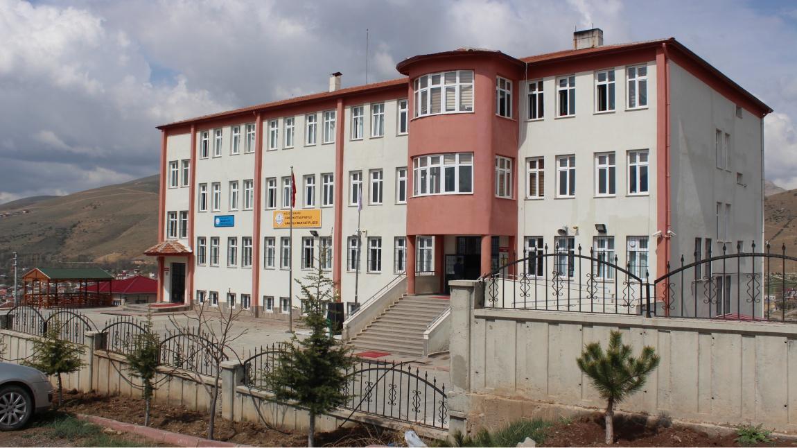 Çamardı Şehit Muttalip Soylu Anadolu İmam Hatip Lisesi Fotoğrafı